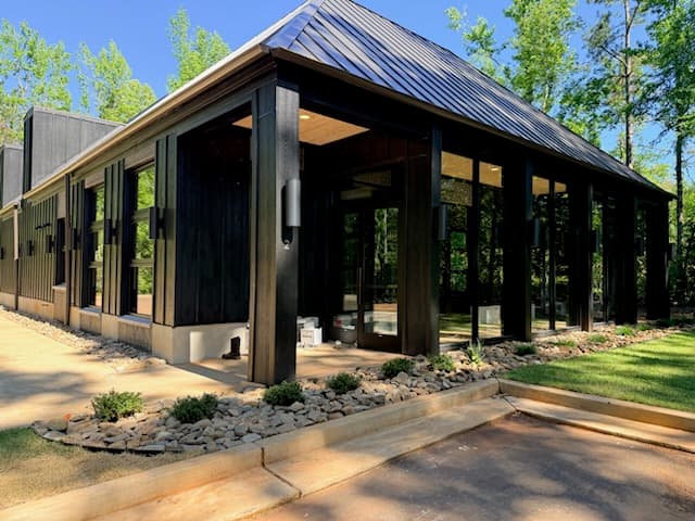 McQueen Vet Hospital — North Mississippi
